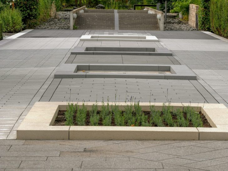 A DIY Weeding Hack is Going Viral – But Experts Warn You Not to Try It